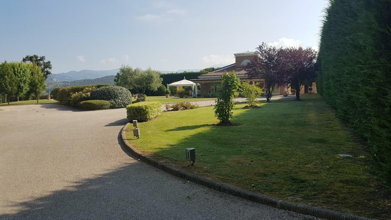 La Villa Nel Bosco Lucca Buitenkant foto