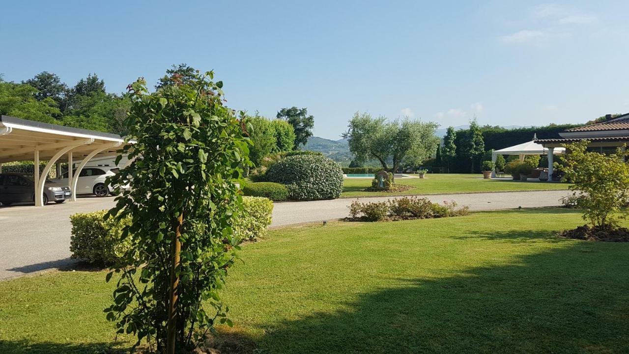 La Villa Nel Bosco Lucca Buitenkant foto